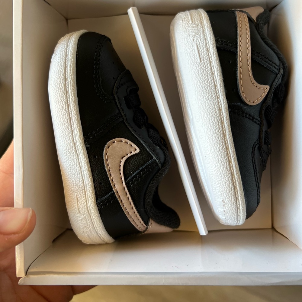 Nike Force 1 Baby Size 2C 3-6 Months